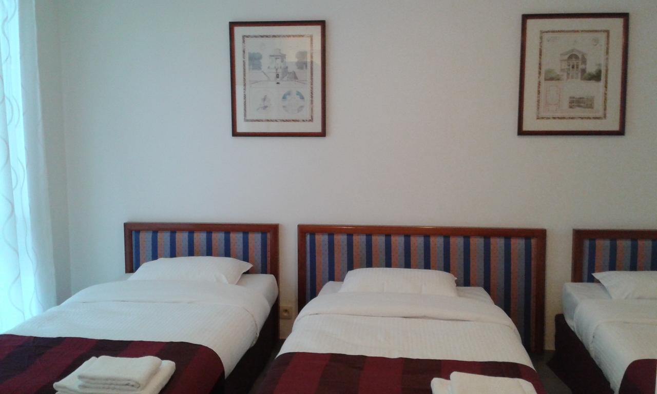 Holidays Apart-Hotel Anderlecht Extérieur photo